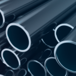 conjunto de barras de ferro metálicas, cujo conteúdo fala sobre as diferenças entre ferro e aço galvanizado