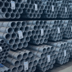 tubos galvanizados empilhados